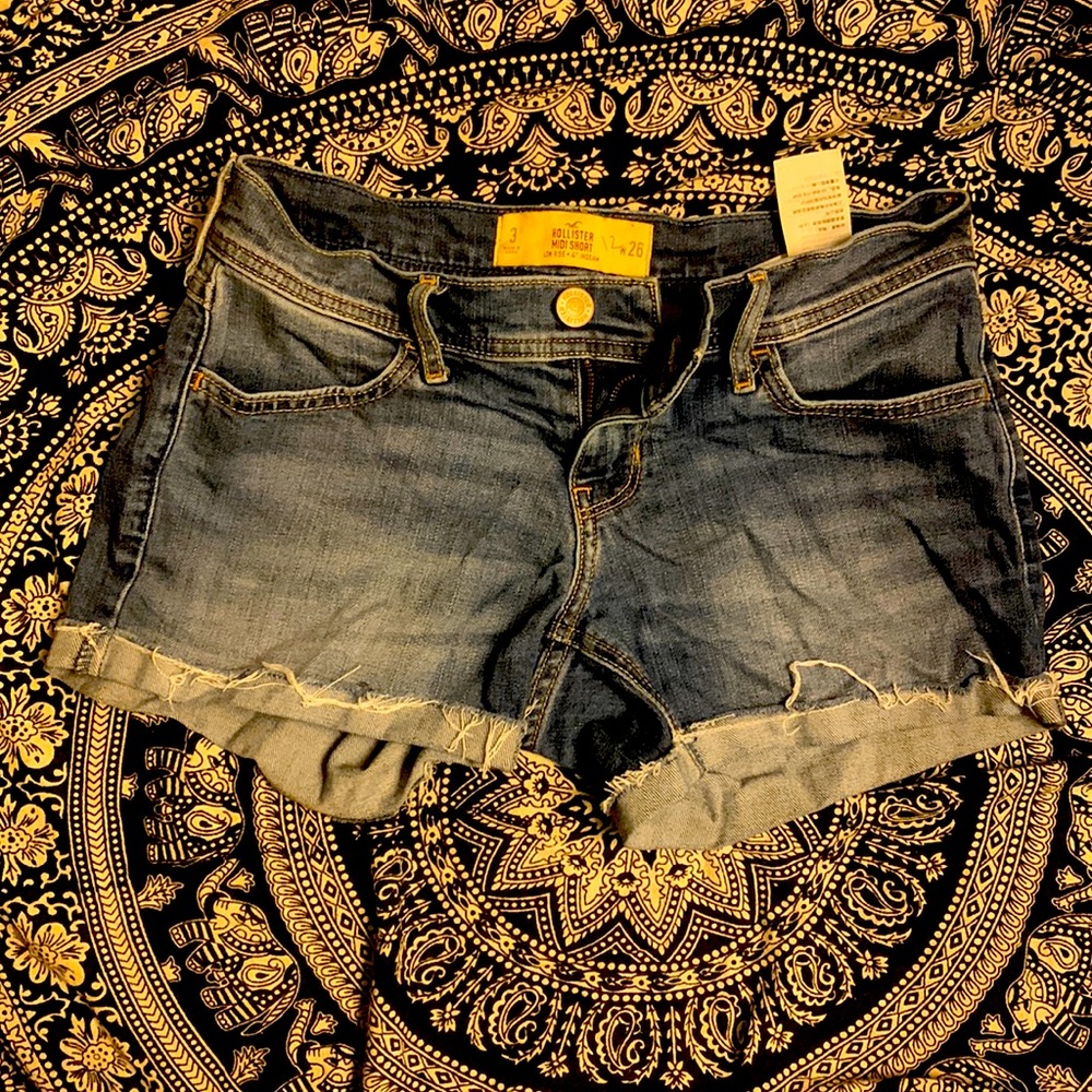 Hollister cut off shorts